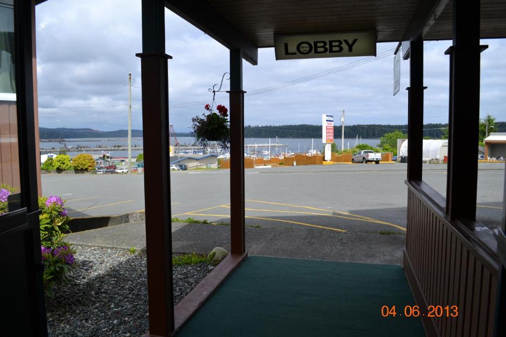 Dalewood Inn Port McNeill Extérieur photo