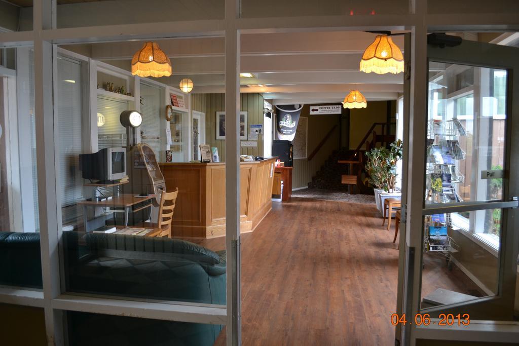 Dalewood Inn Port McNeill Extérieur photo